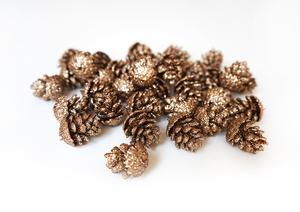 Šišky umelé trblietavé Šišky umelé trblietavé